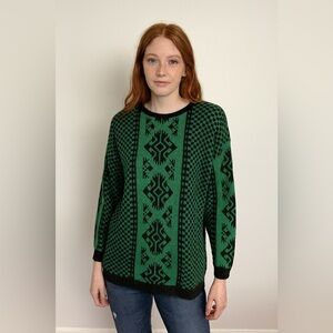 Vintage NON STOP 🇨🇦 Green and Black Sparkle shoulder pad sweater. Large